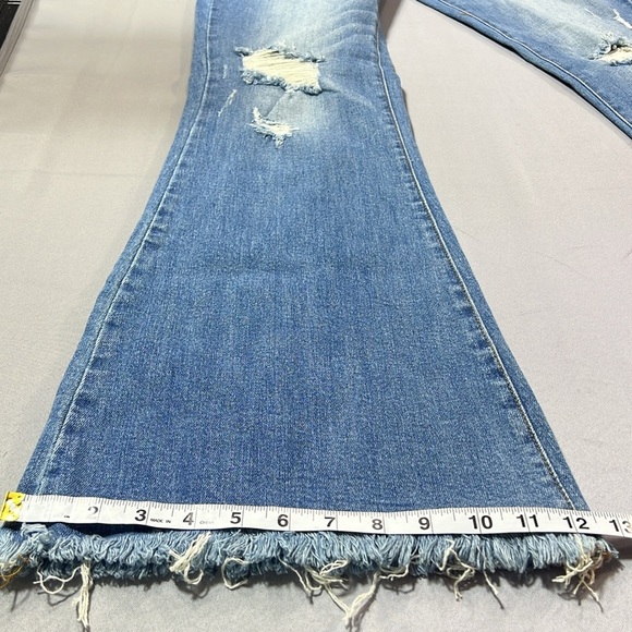 Risen mid rise distressed flares size 32/15 - Picture 9 of 12